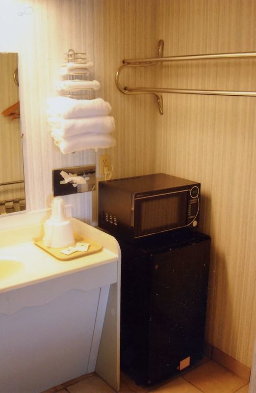 Hillcrest Inn & Suites オゾナ 部屋 写真