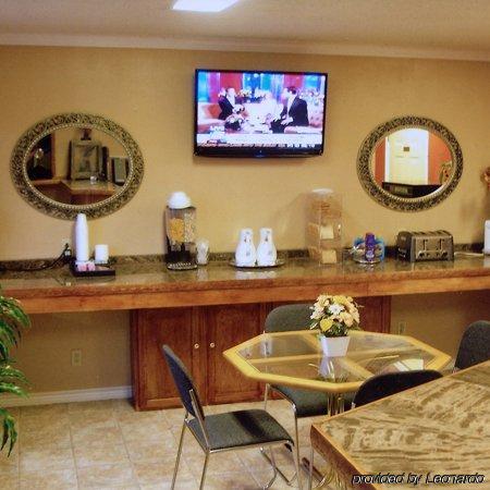 Hillcrest Inn & Suites オゾナ レストラン 写真