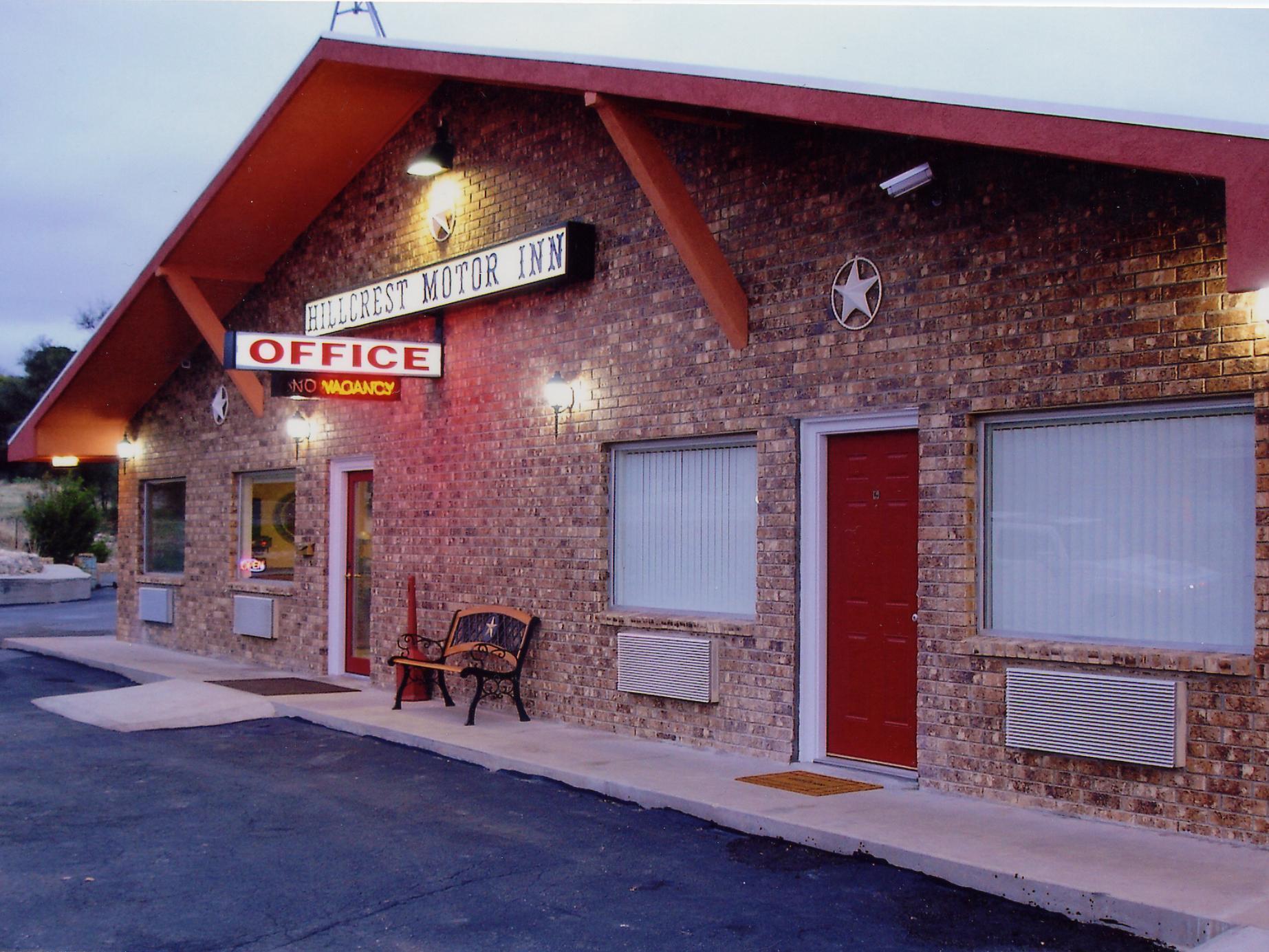 Hillcrest Inn & Suites オゾナ エクステリア 写真